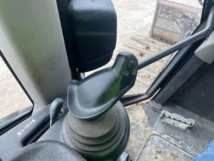 2019-case-650m-lgp-image-28