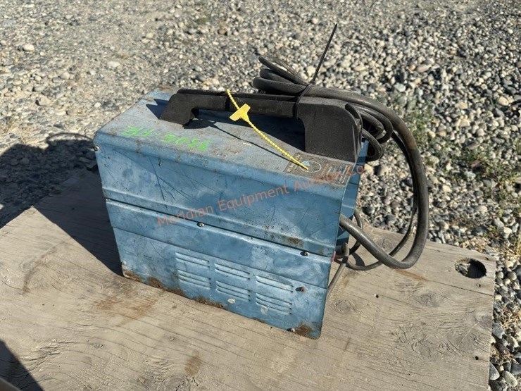 chicago-electric-90-amp-wire-welder-image-1