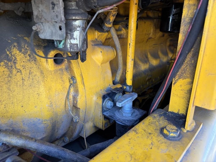 1991-deere-670b-image-59