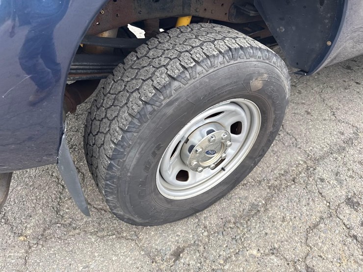 2015-ford-f350-xl-image-17