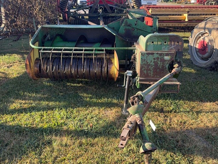 john-deere-24t-image-1