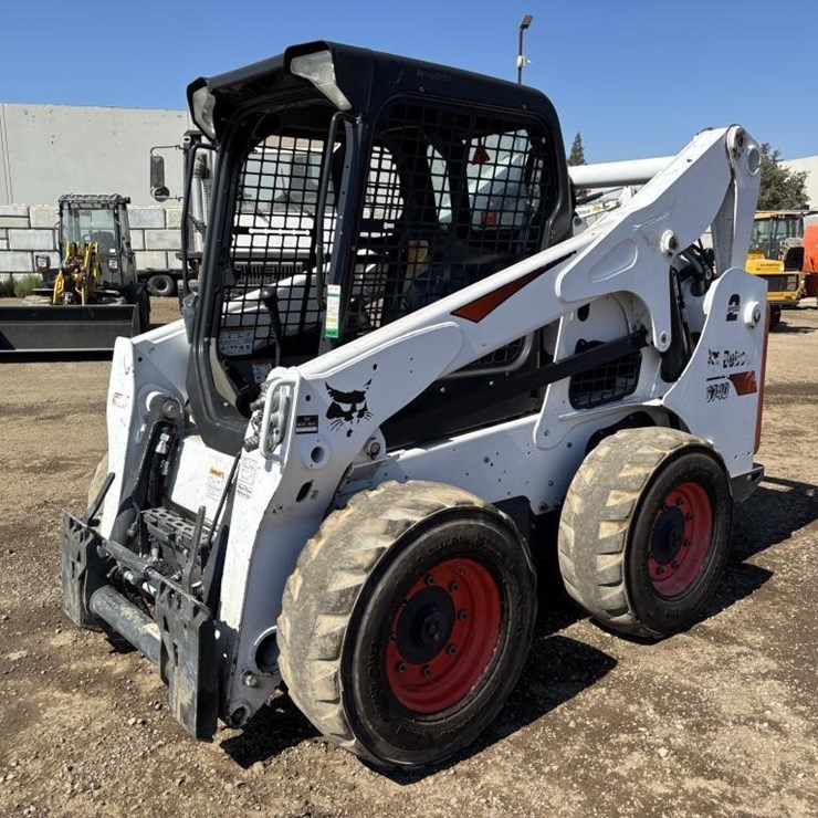 2021 BOBCAT S740