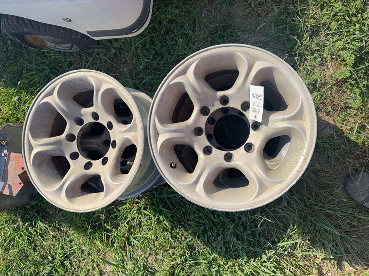 4-aluminum-rims-off-dodge-truck-(8-lug)-image-2