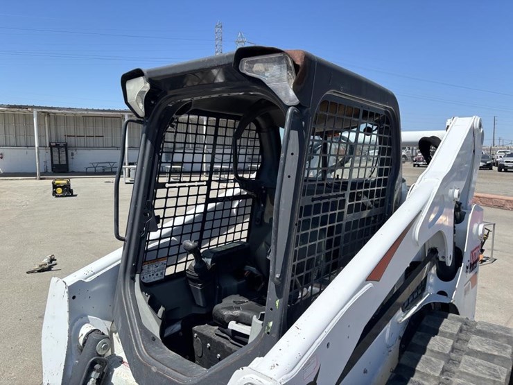 2017-bobcat-t740-image-18