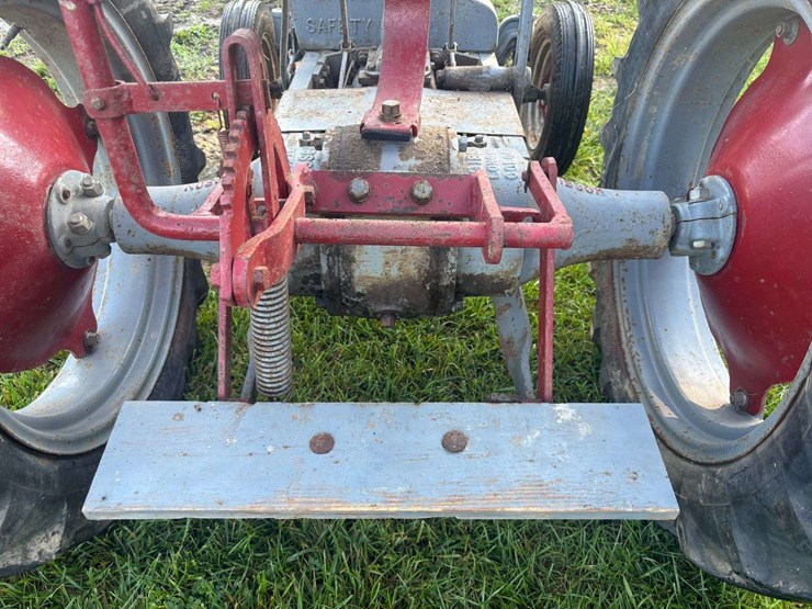 gibson-aeh-garden-tractor-image-51