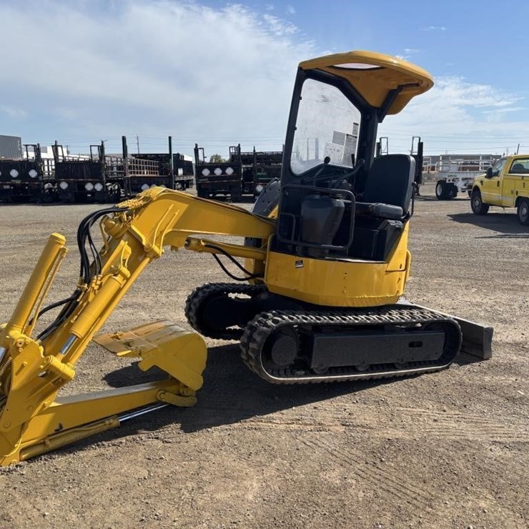 KOMATSU PC12