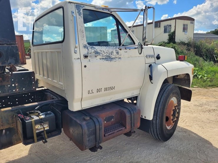 ford-f700-image-5
