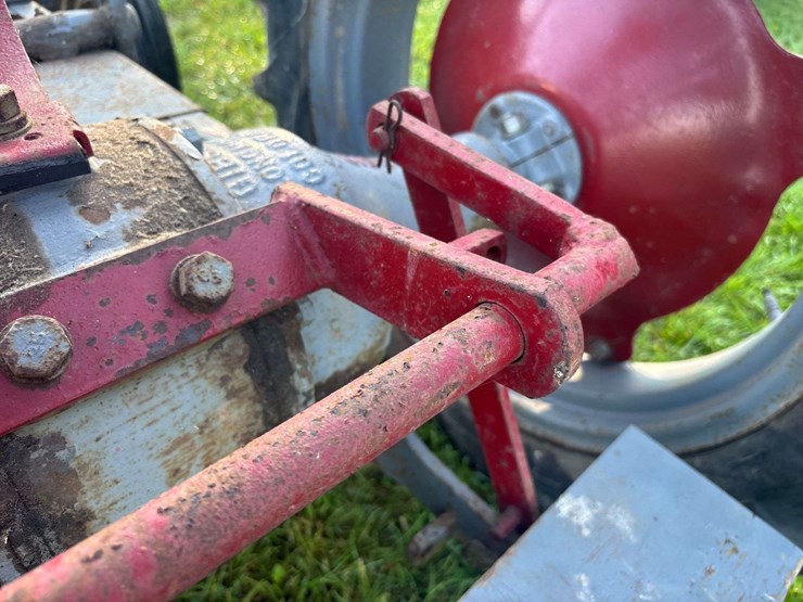 gibson-aeh-garden-tractor-image-60