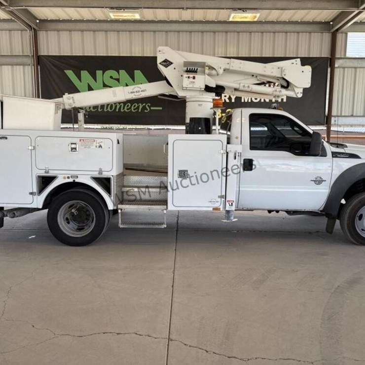2012 FORD F550