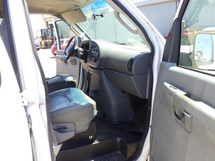 2007-ford-econoline-350-image-6