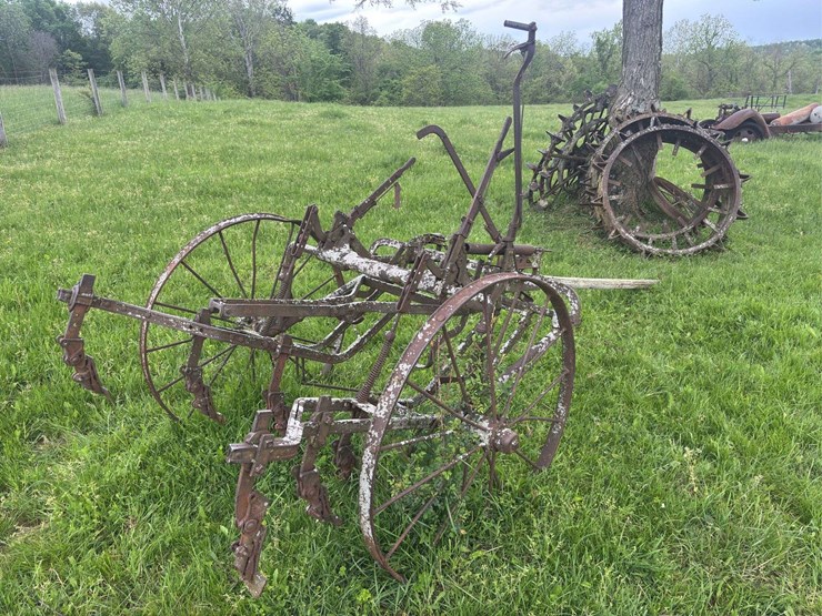 horse-drawn-cultivator-image-3