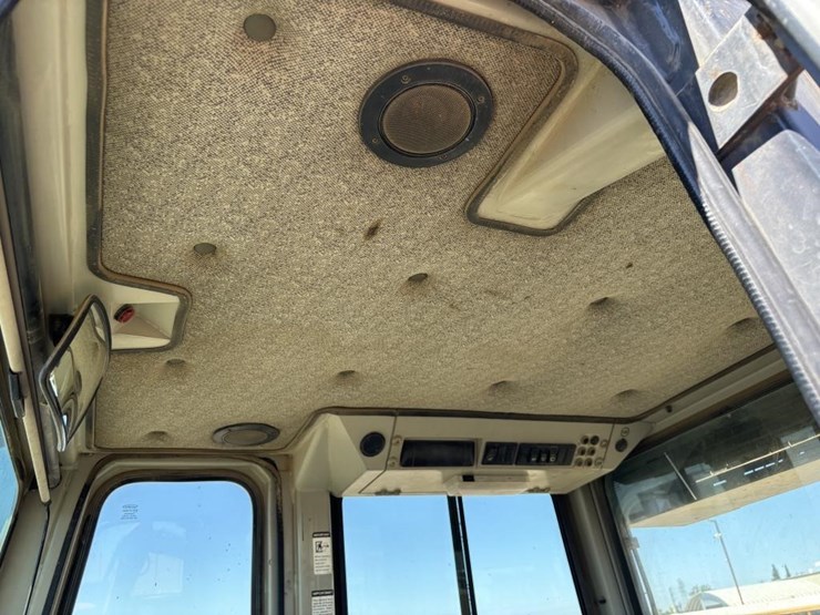 2005-deere-755c-image-39