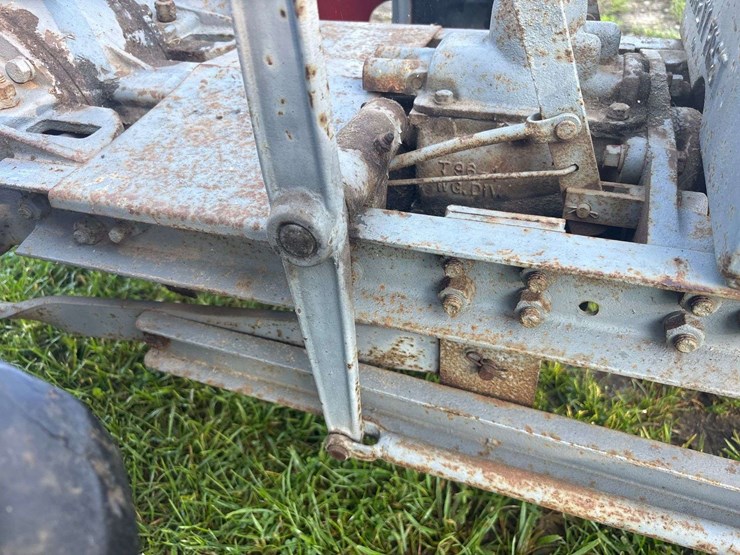 gibson-aeh-garden-tractor-image-43