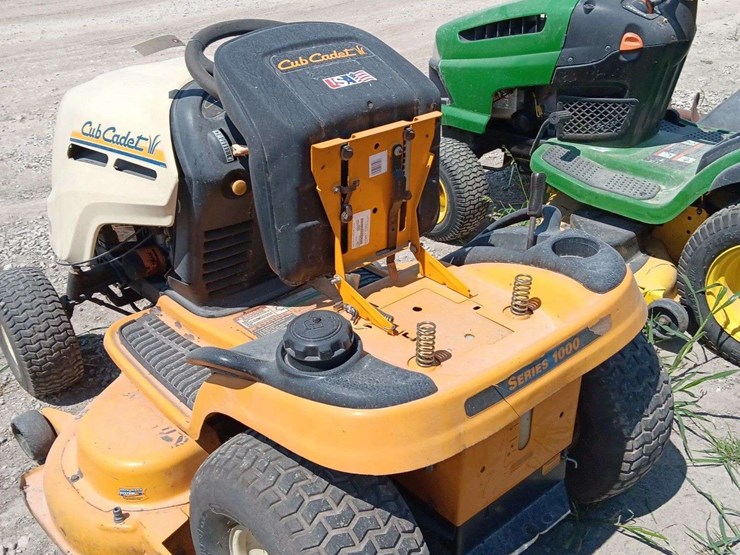 cub-cadet-lt1050-image-2