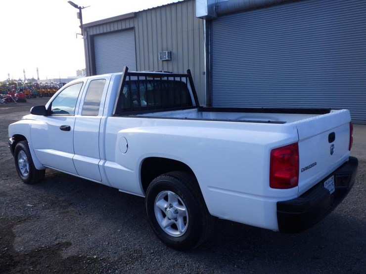 2005-dodge-dakota-image-4