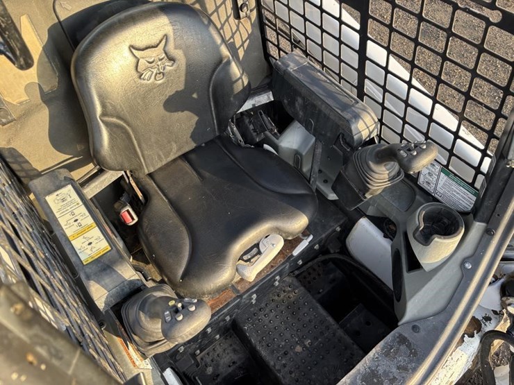 2018-bobcat-t450-image-19