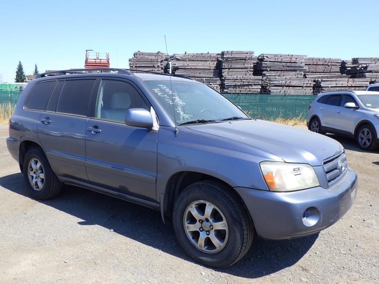 2005-toyota-highlander-image-3