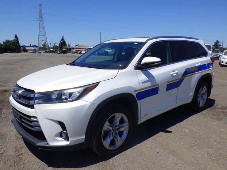 2017-toyota-highlander-image-1