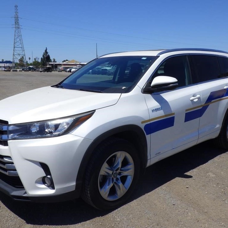 2017 TOYOTA HIGHLANDER