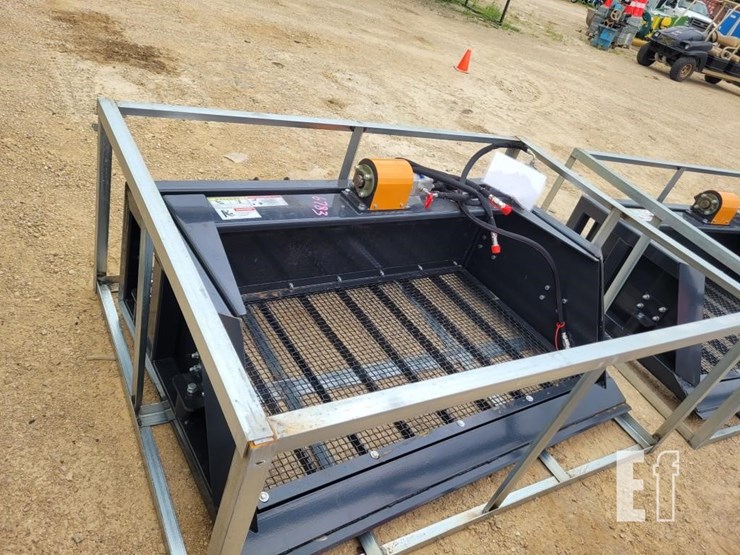 wolverine-sb-12-72w-skid-steer-bucket-image-1