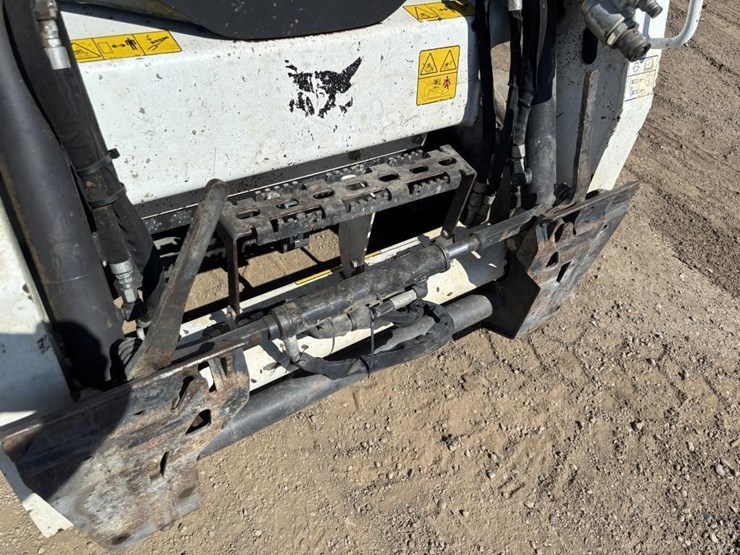 2022-bobcat-t450-image-11