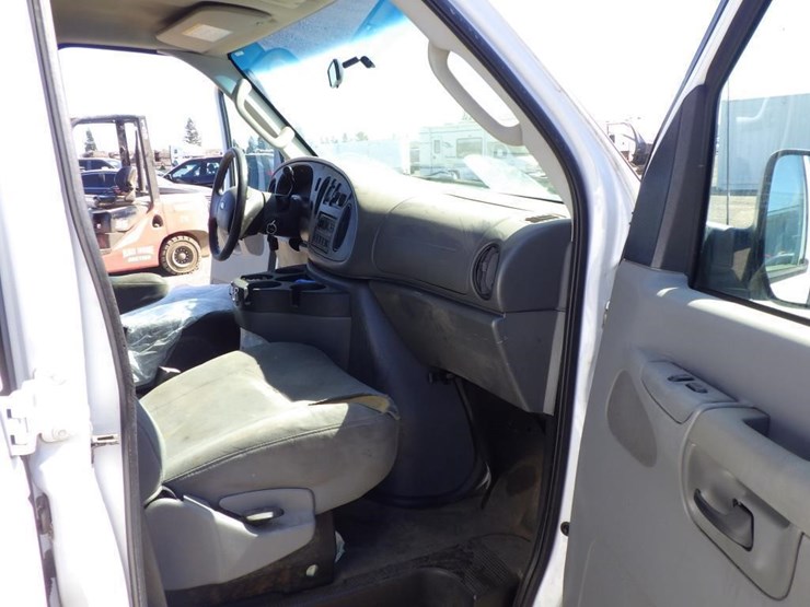 2008-ford-econoline-350-image-6