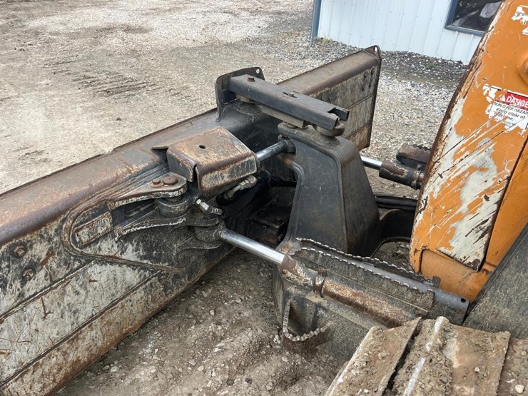 2019-case-650m-lgp-image-10