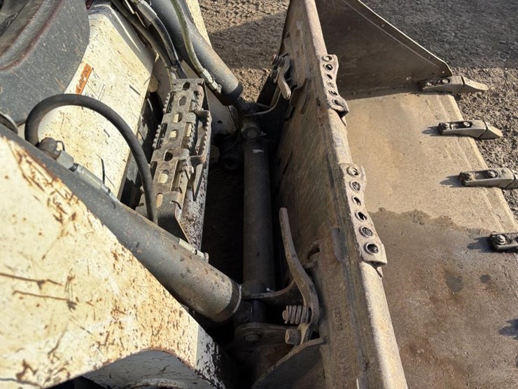 2016-bobcat-t590-image-11
