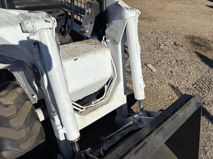 bobcat-343-image-12