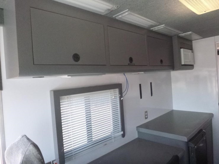 2002-utility-van-image-16