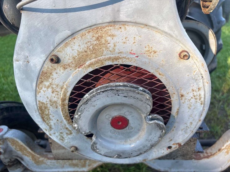 gibson-aeh-garden-tractor-image-19