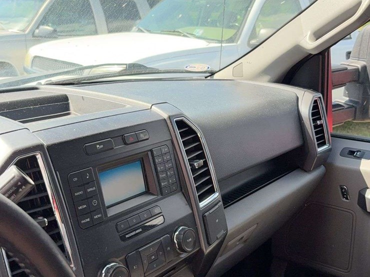 2017-ford-f150-image-25