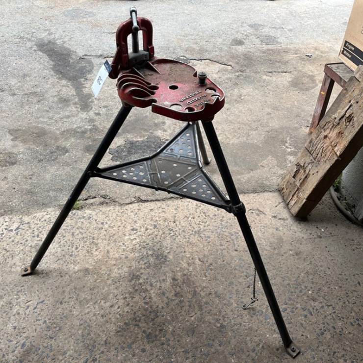 Ridgid 40A Tristand w/ Yoke Vise