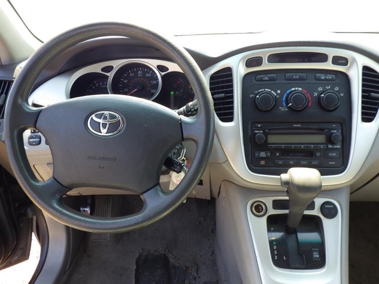 2005-toyota-highlander-image-10