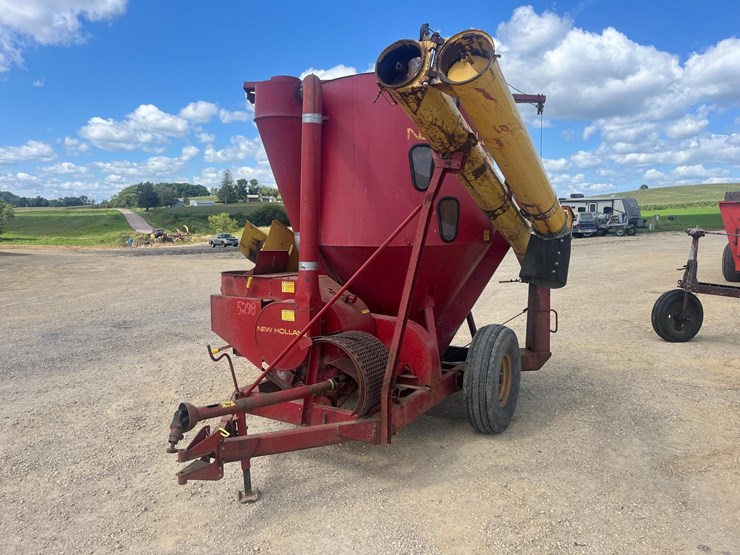 new-holland-352-image-2