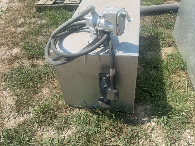 100-gallon-fuel-tank-with-pump-image-2