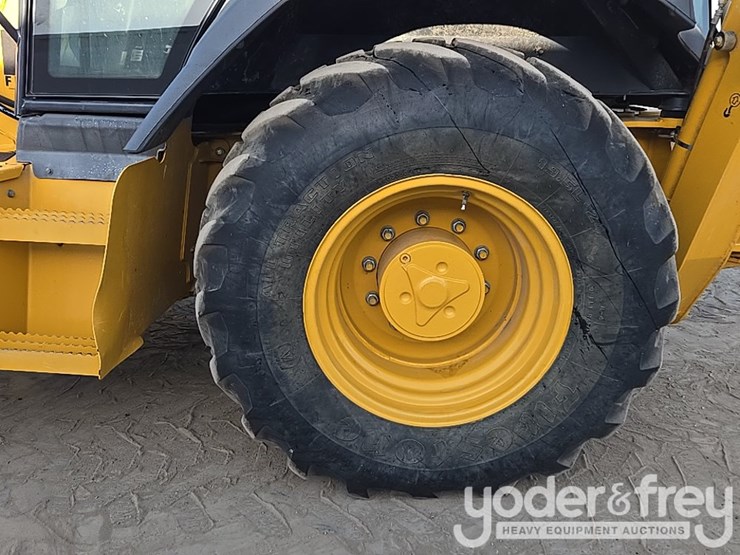2019-deere-310l-image-20