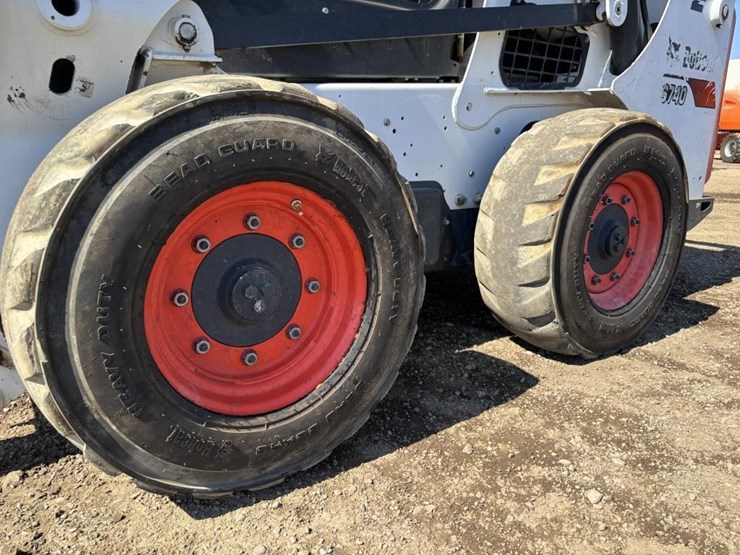 2021-bobcat-s740-image-13
