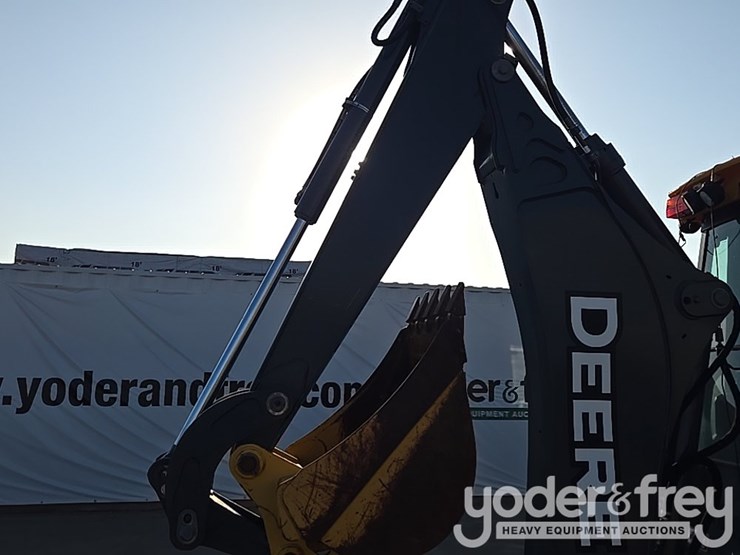 2019-deere-310l-image-58