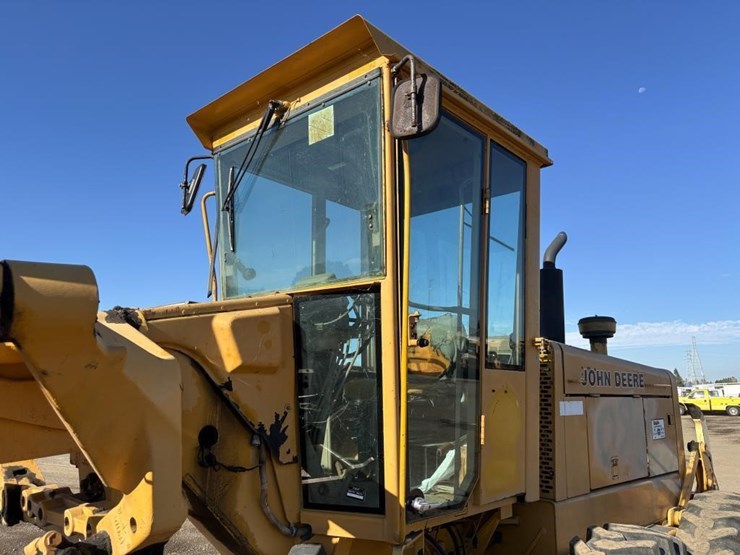 1991-deere-670b-image-32
