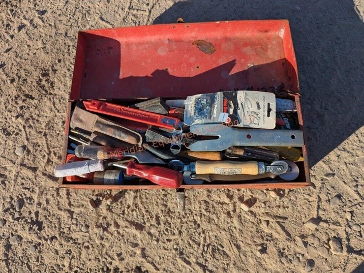 toolbox-w/-tools-image-5