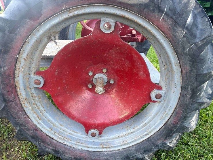 gibson-aeh-garden-tractor-image-77