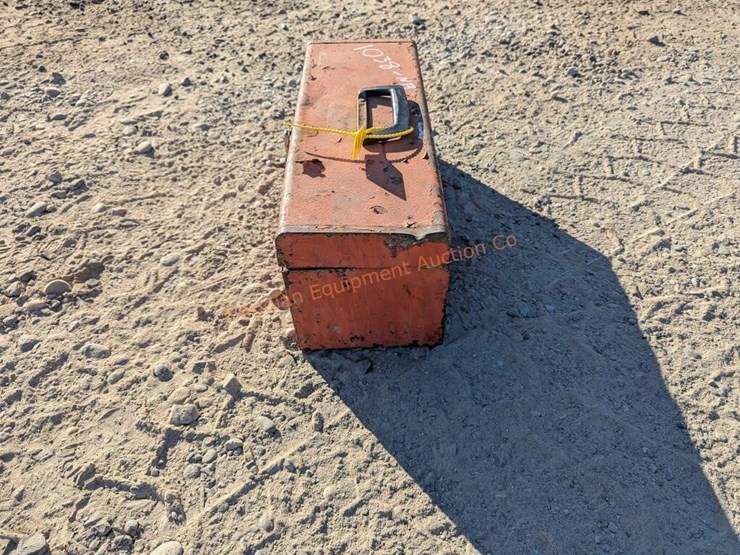 toolbox-w/-tools-image-2