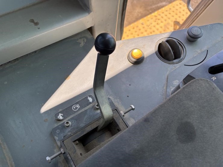 2005-deere-755c-image-31