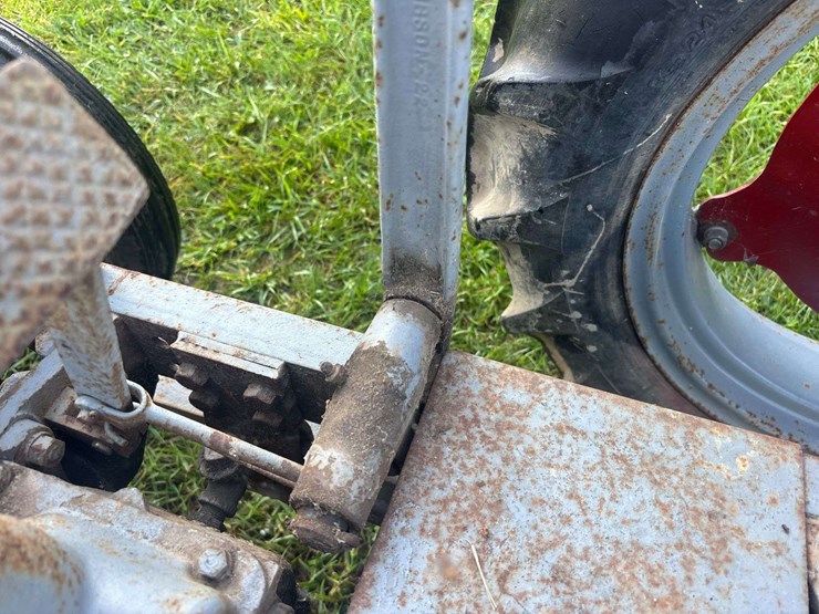 gibson-aeh-garden-tractor-image-42