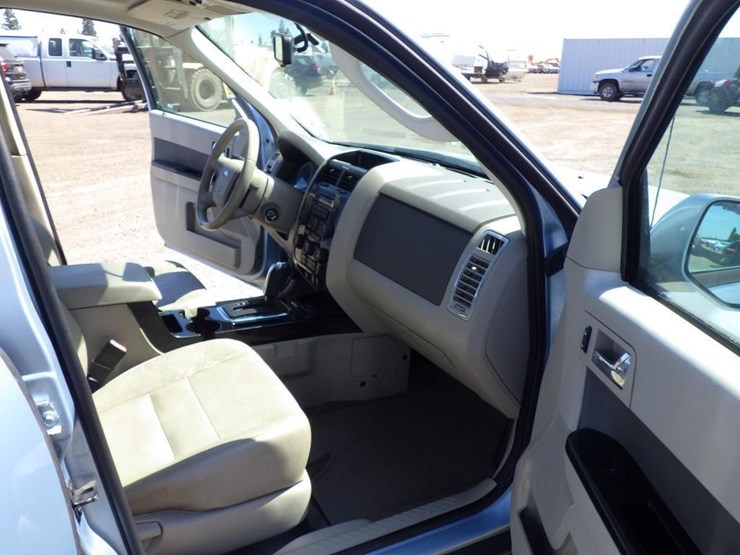 2009-ford-escape-image-6