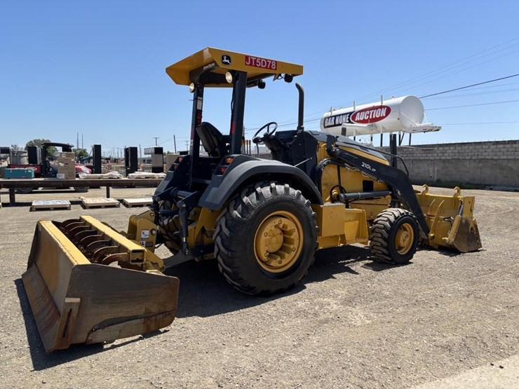 2018-deere-210l-image-3
