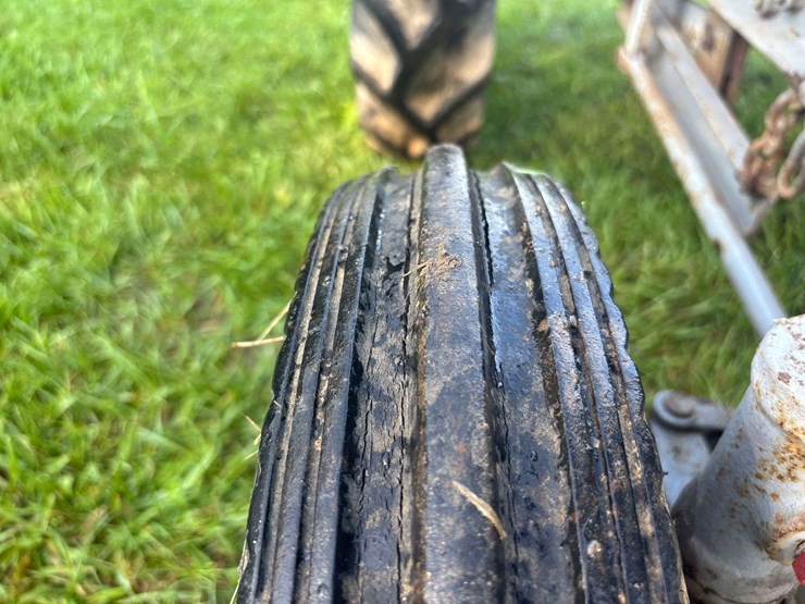 gibson-aeh-garden-tractor-image-70