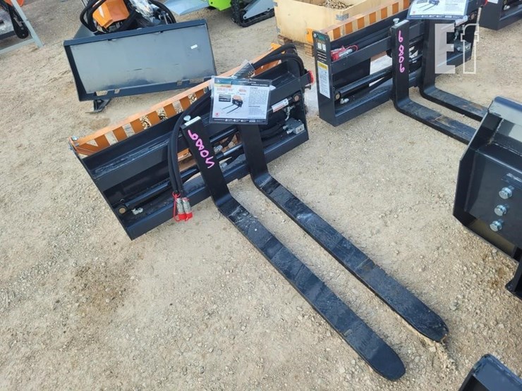 wolverine-pfa-11-3300g-hydraulic-pallet-fork-image-1