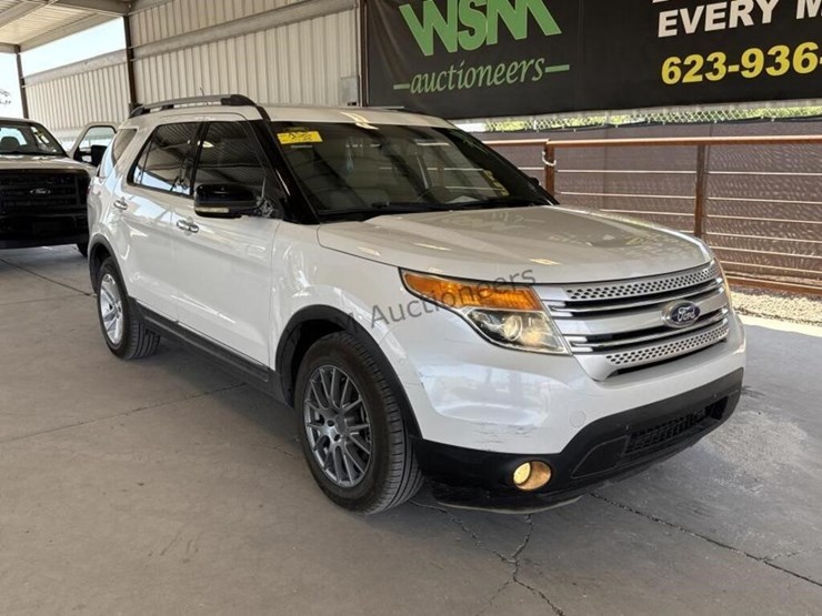 2011-ford-explorer-xlt-image-2